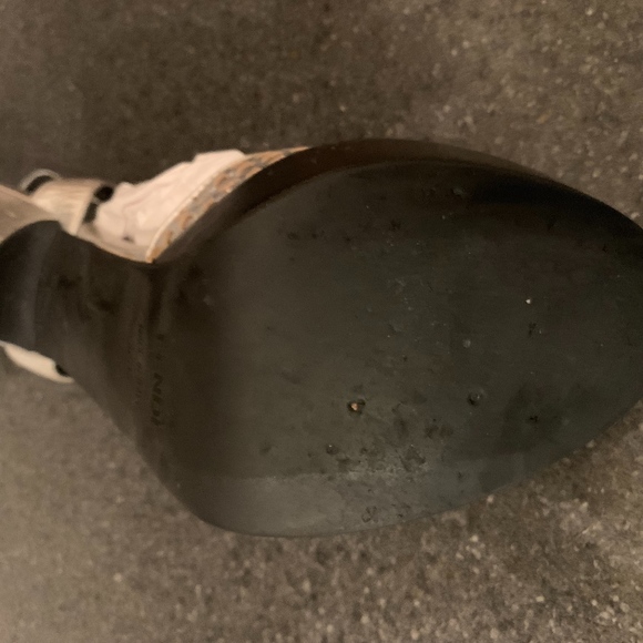 Authentic Fendi silver platform sandal size 36.5 - Picture 2 of 8